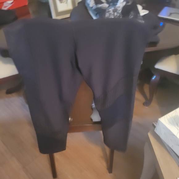 Capris - Picture 2 of 2